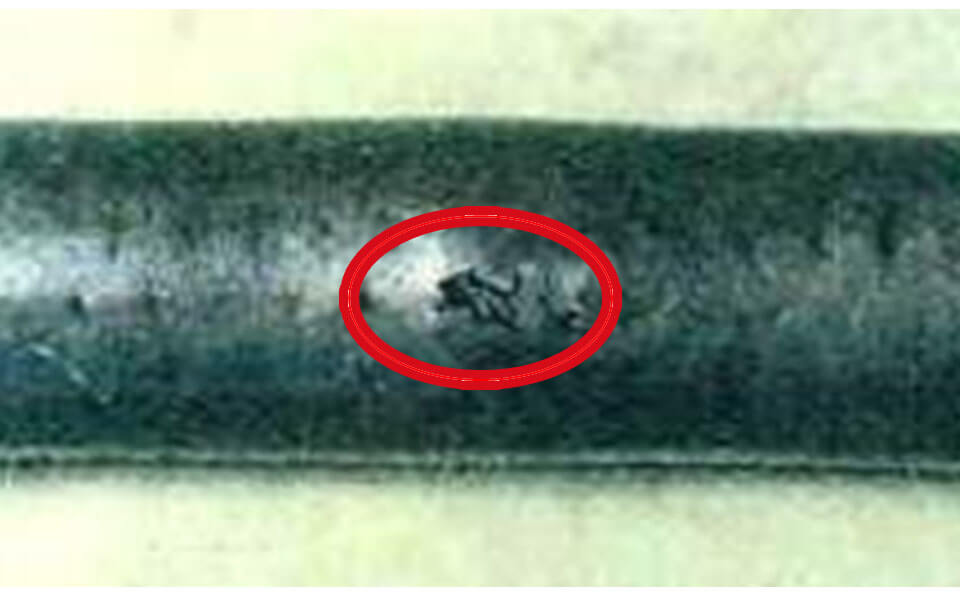 ホースにオイルがにじんでいる 地面にオイルのシミがある トヨタl F宮崎